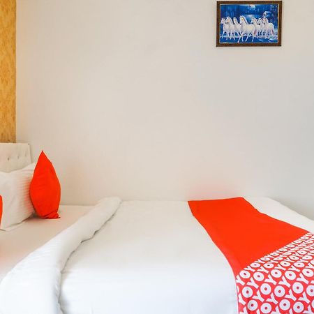 Hotel O Nitya Executive Phursungi Kültér fotó