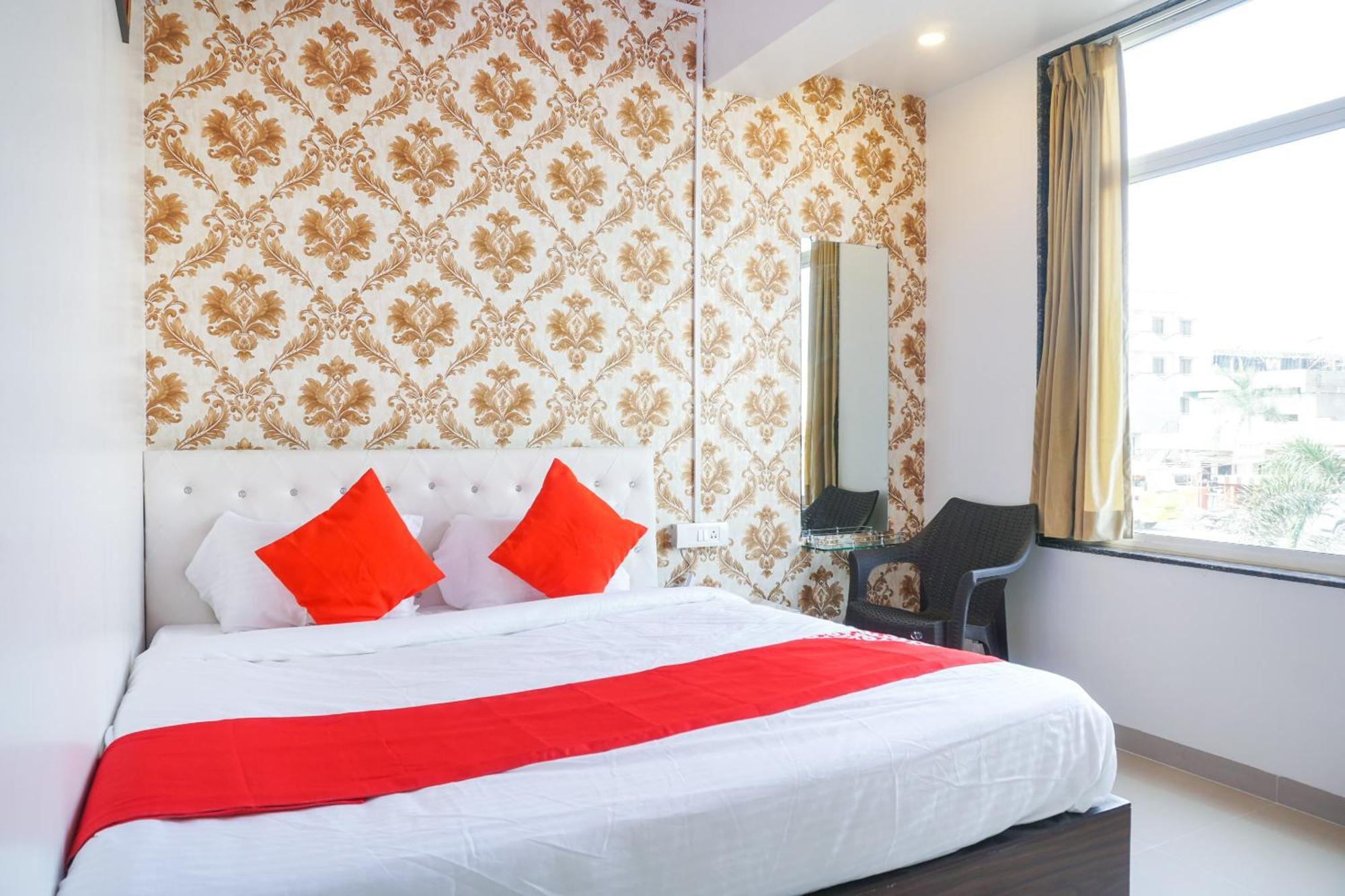 Hotel O Nitya Executive Phursungi Kültér fotó