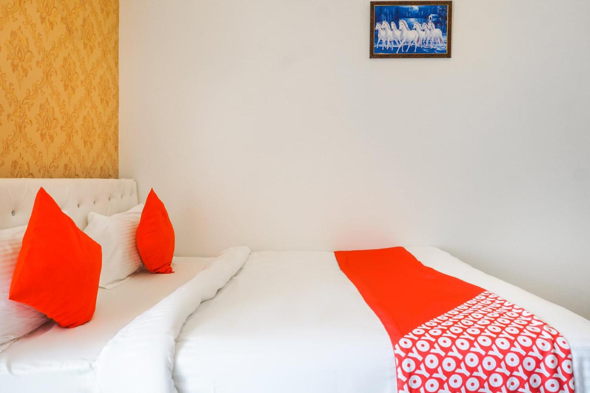 Hotel O Nitya Executive Phursungi Kültér fotó