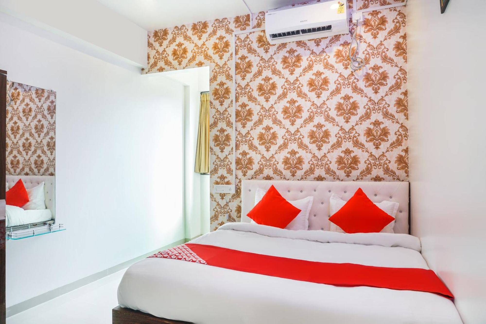 Hotel O Nitya Executive Phursungi Kültér fotó