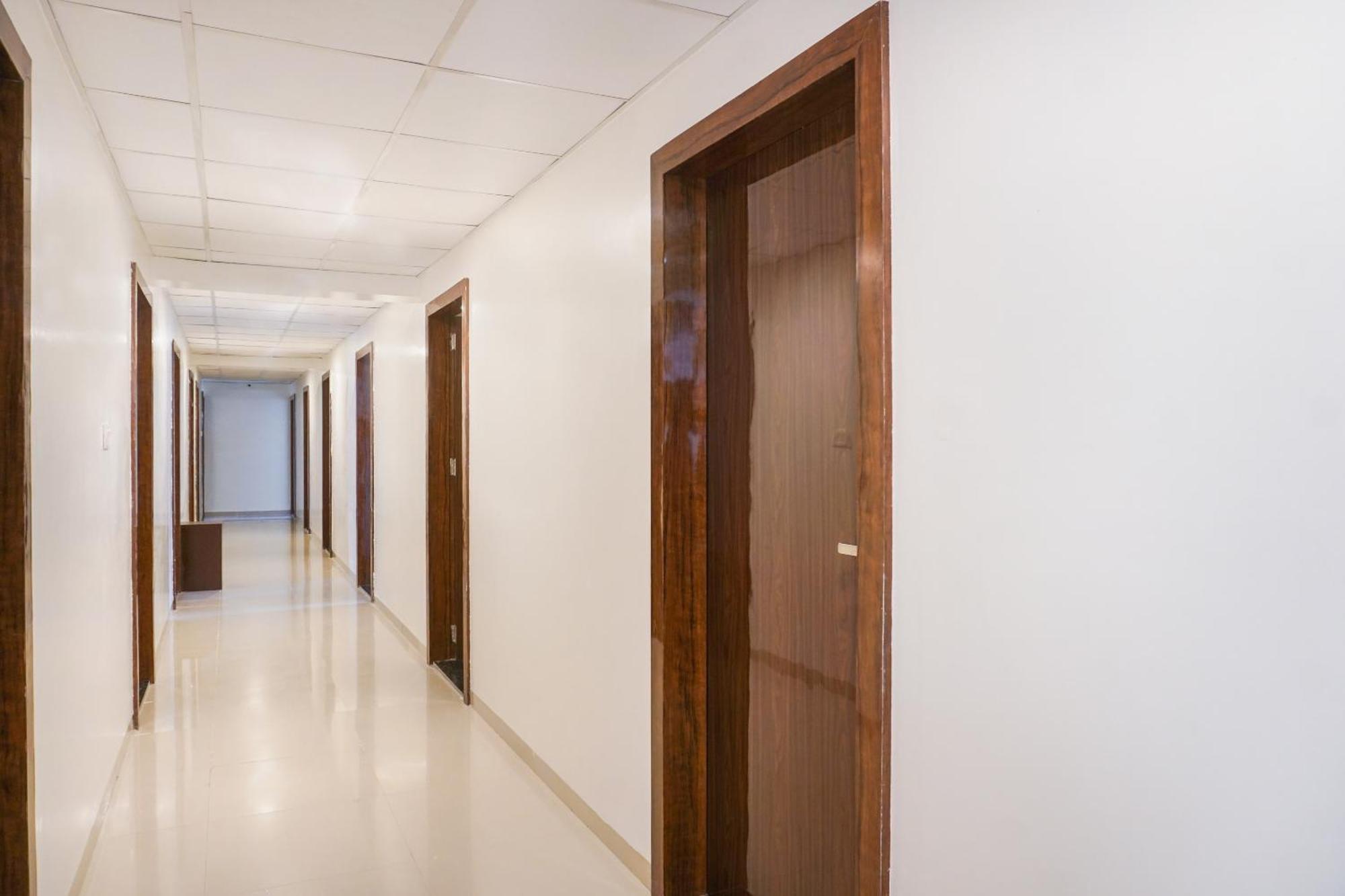 Hotel O Nitya Executive Phursungi Kültér fotó