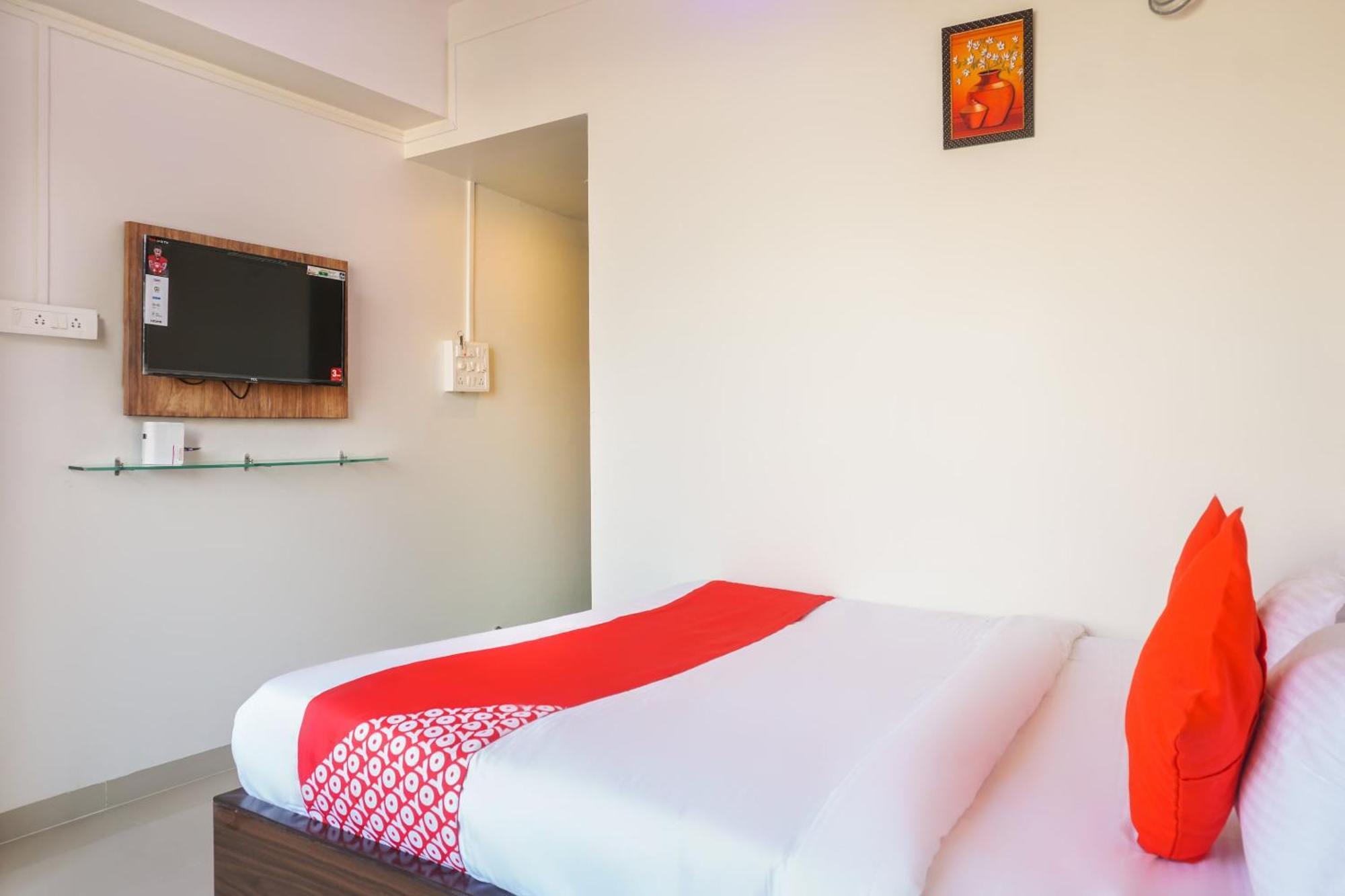 Hotel O Nitya Executive Phursungi Kültér fotó