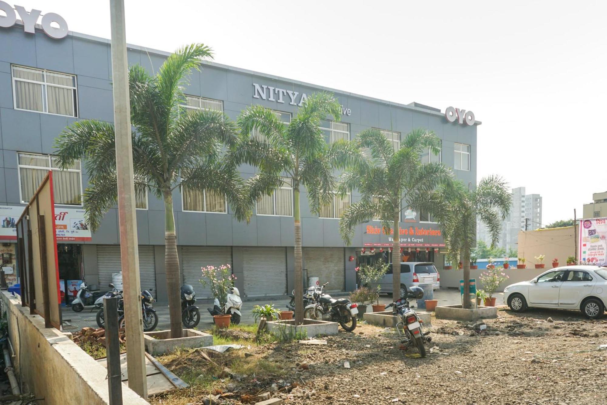 Hotel O Nitya Executive Phursungi Kültér fotó