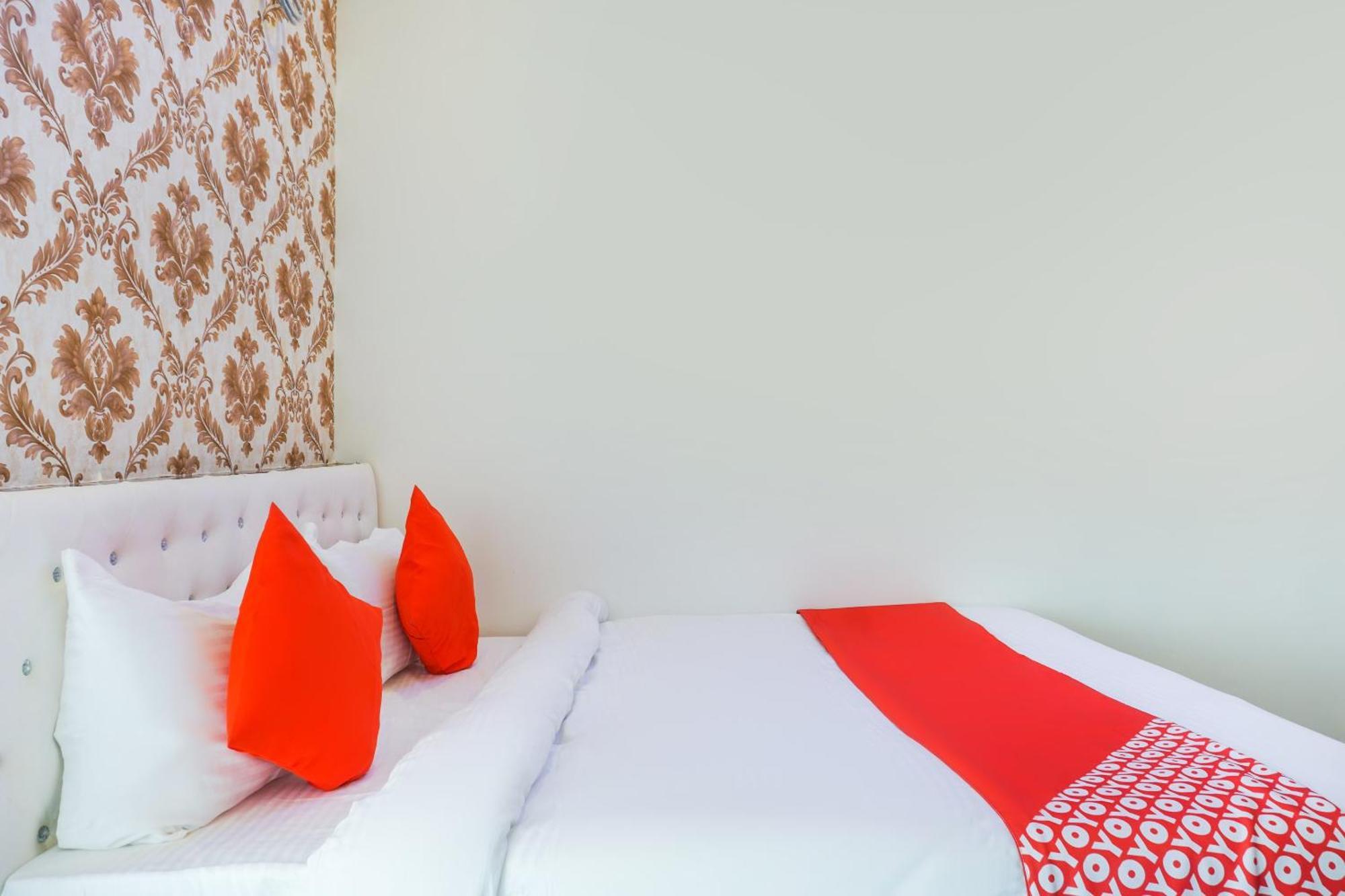 Hotel O Nitya Executive Phursungi Kültér fotó